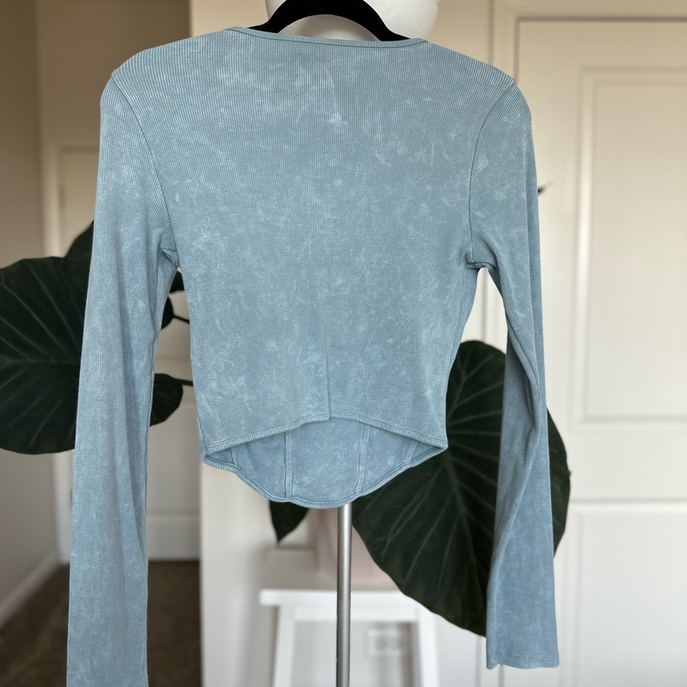 H&M DIVIDED Ribbed Light Blue Top - Picture 4 of 4